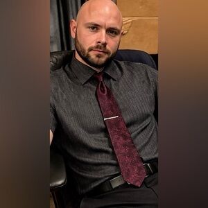 Men's Short Sleeve Button-Up Shirt in Heather Gray Stripe